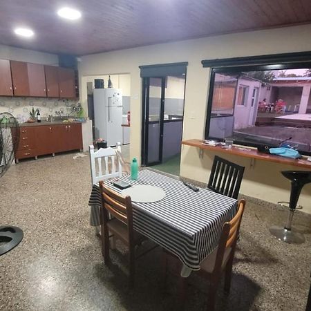 Habitacion Privada En Casa Particular Con Bano Y Espacios En Comun Compartidos- Precios Para 2 Personas 13000 Pesos Argentinos - 1 Persona 7500 Por Noche Concordia Buitenkant foto